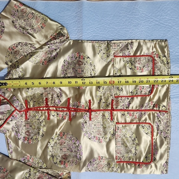 Tradiotional ChineseKids Cream and Red Set Size 15. - Picture 8 of 15